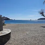 Luminoso Planta Baja con terraza a 5 min de la playa
